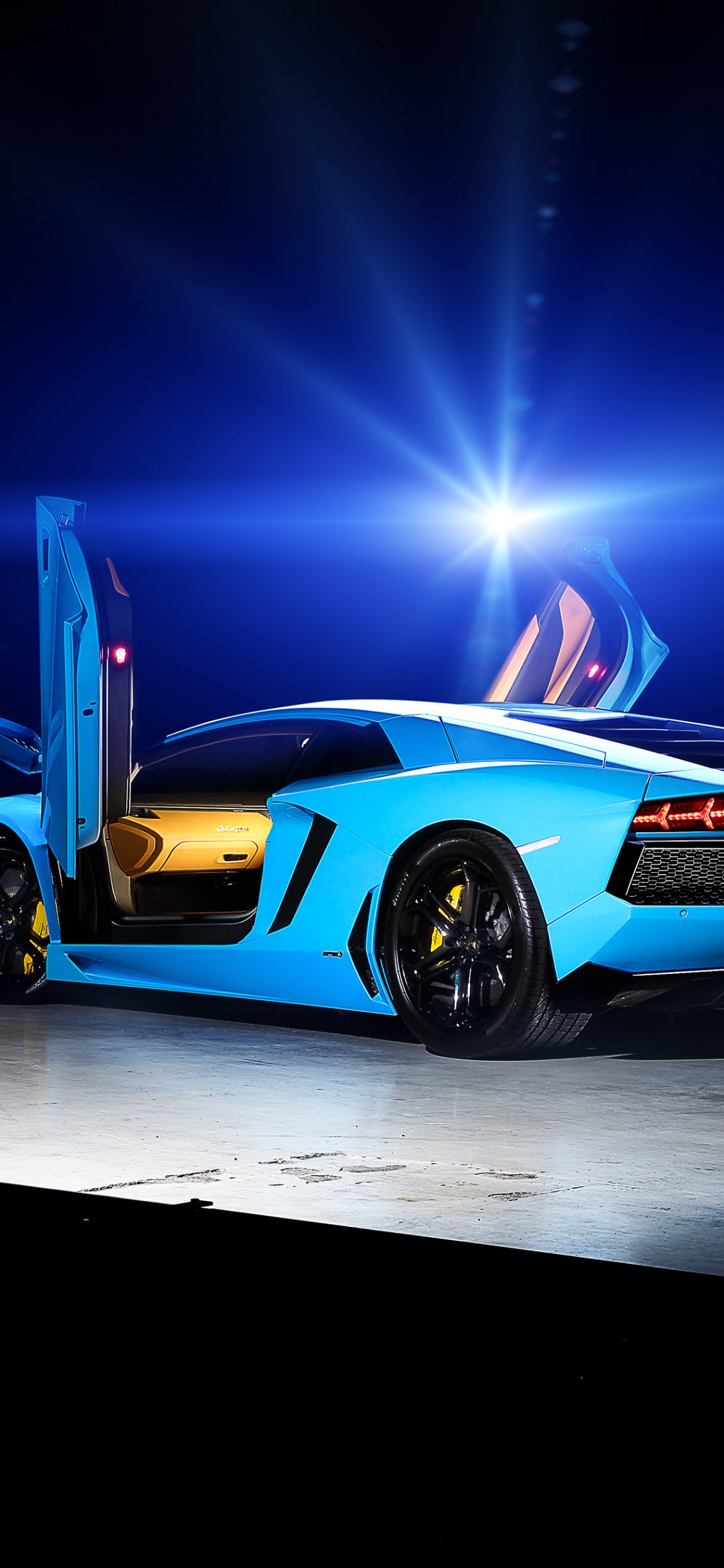 Chevrolet Camaro Bleu et Noir. Wallpaper in 1125x2436 Resolution