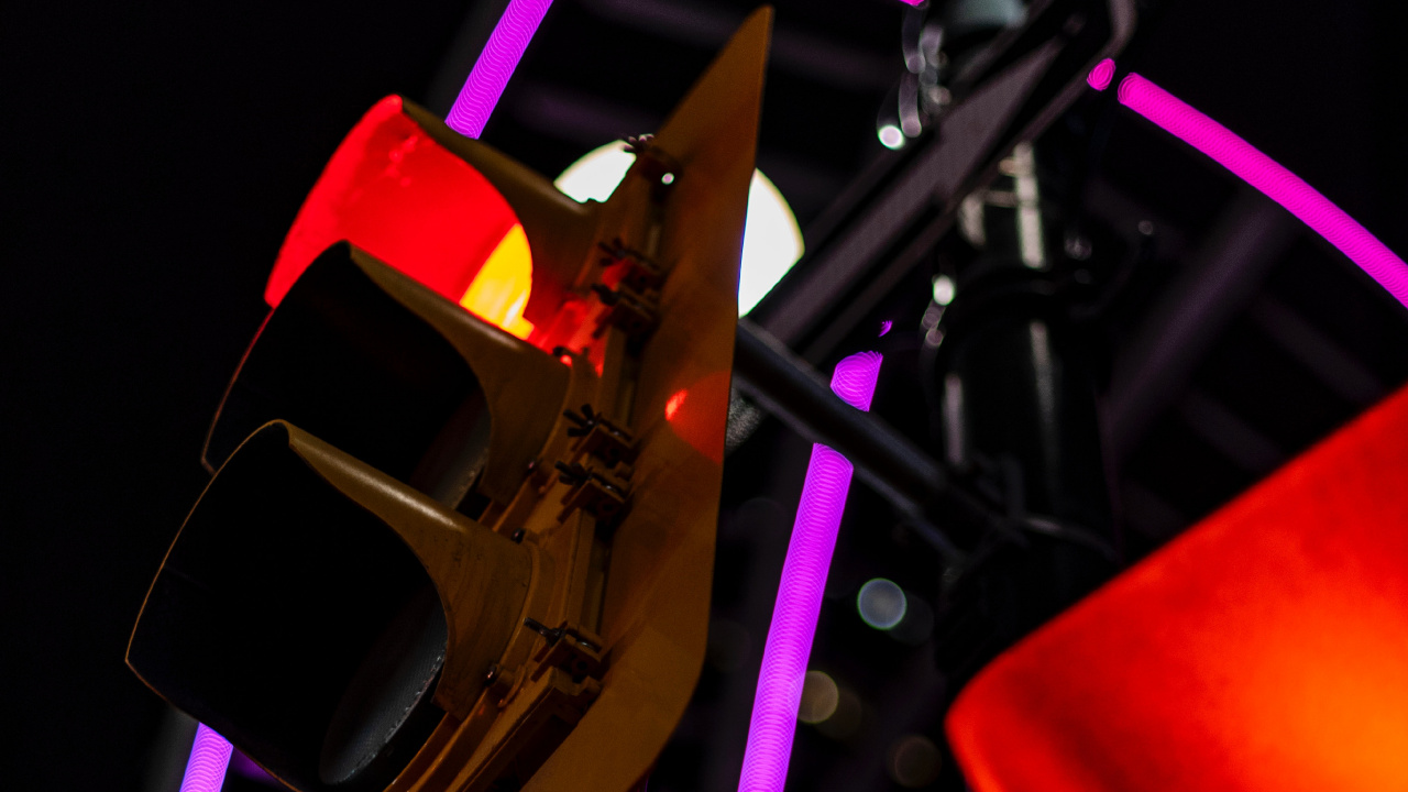 Rotes Gelbes Und Schwarzes Licht. Wallpaper in 1280x720 Resolution