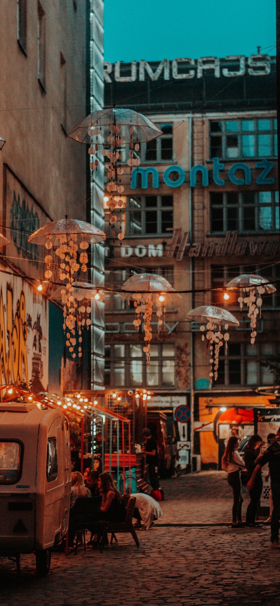 Zone Urbaine, Wrocaw, Varsovie, Voyage, Voyage en Solo. Wallpaper in 1125x2436 Resolution