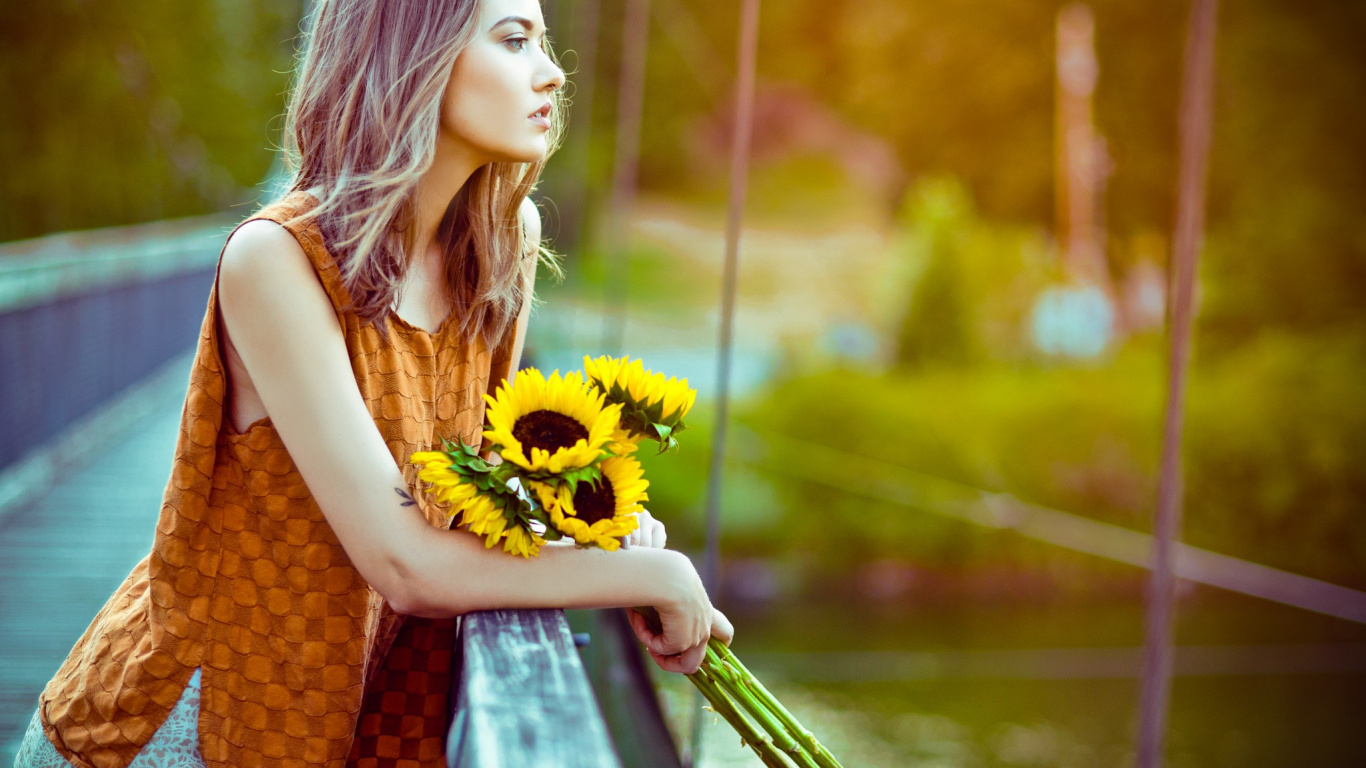 Cheveu, Jaune, Green, Beauté, Les Cheveux Longs. Wallpaper in 1366x768 Resolution