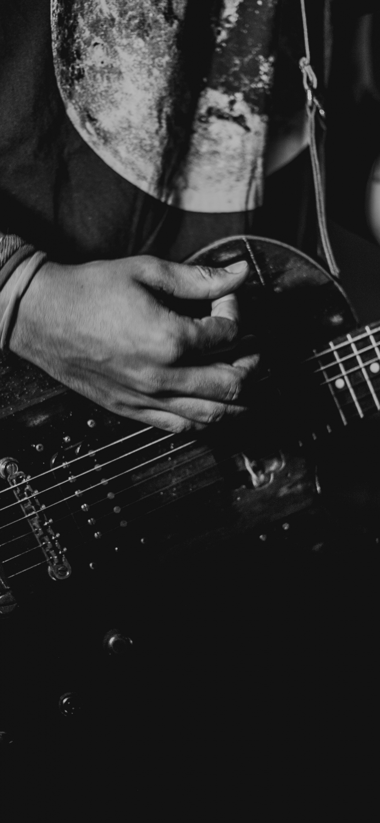 Bass, Gitarre, Akustikgitarre, Musiker, Gitarrist. Wallpaper in 1242x2688 Resolution