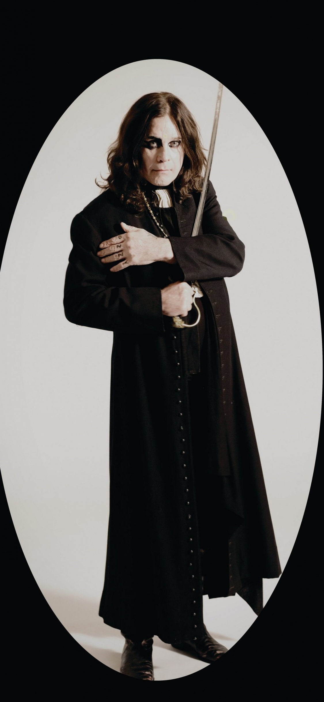 Outerwear, Abaya, Formal Wear, Suit, Clothing. Wallpaper in 1125x2436 Resolution