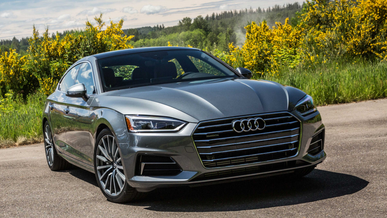 Mercedes Benz Coupé Gris Sur Route en Béton Gris Pendant la Journée. Wallpaper in 1280x720 Resolution
