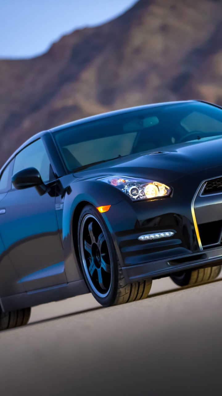Black Chevrolet Camaro on Road During Daytime. Wallpaper in 720x1280 Resolution