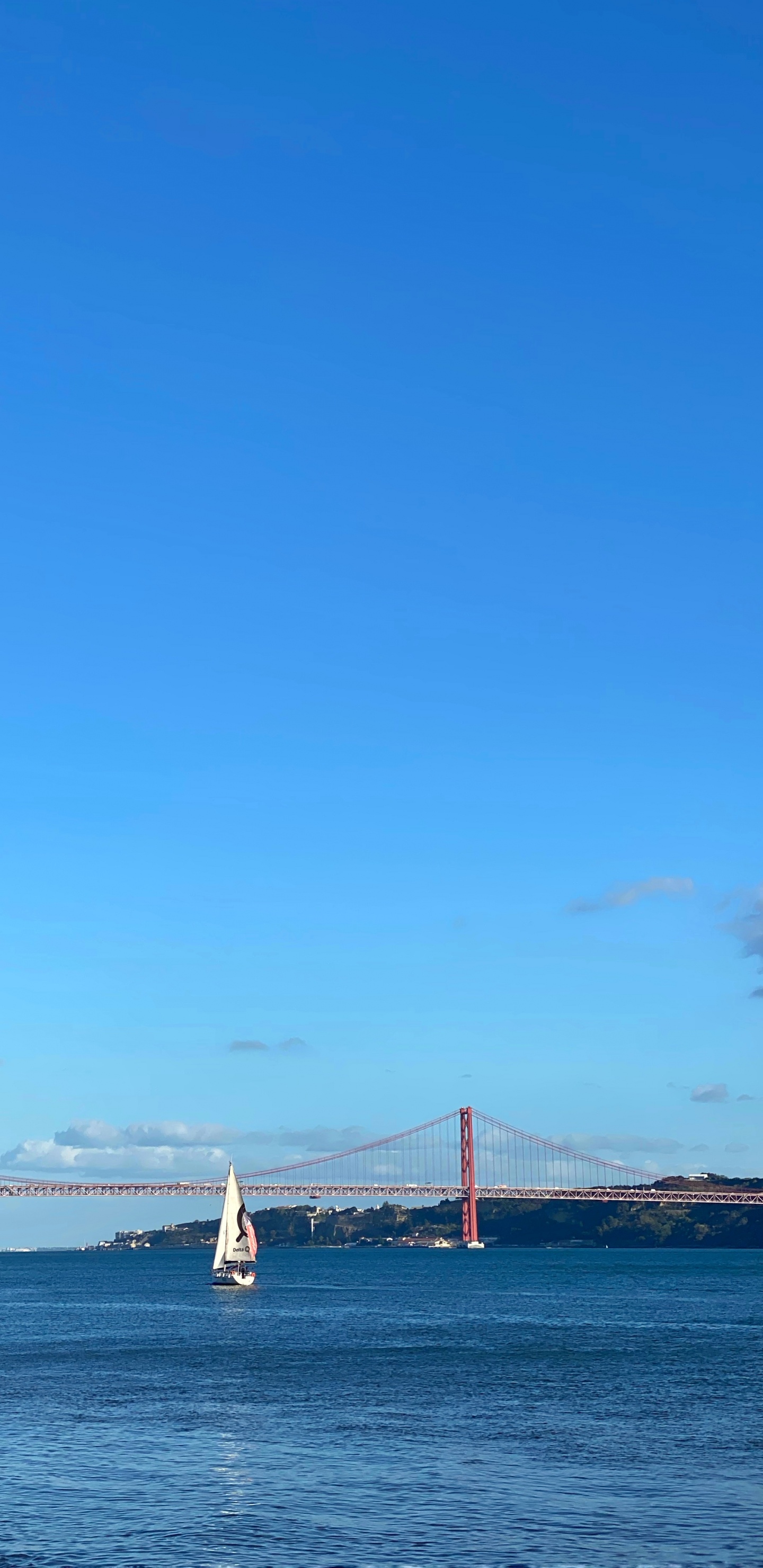 Meer, Hängebrücke, Brücke, Kabel-durchgehaltene Brücke, Wasserfahrzeug. Wallpaper in 1440x2960 Resolution