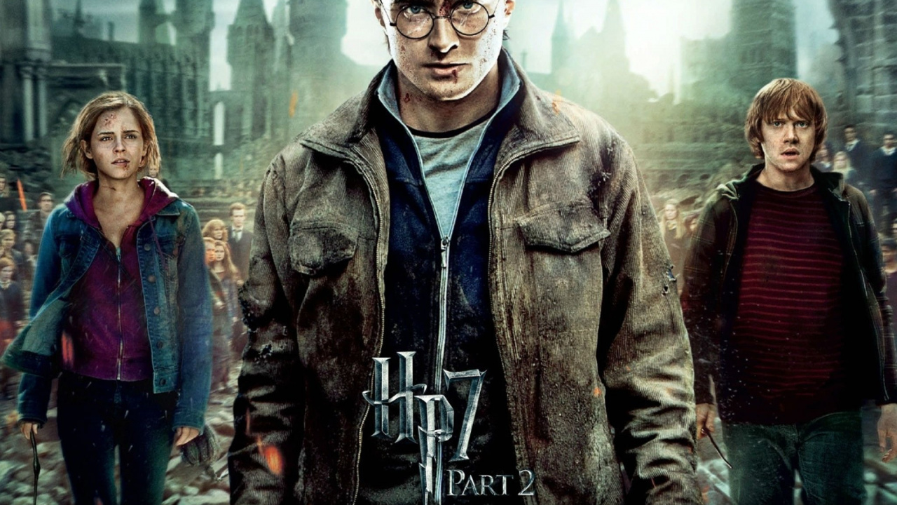 Homme en Veste de Cuir Marron Debout à Côté de L'homme en Veste Rouge. Wallpaper in 1280x720 Resolution