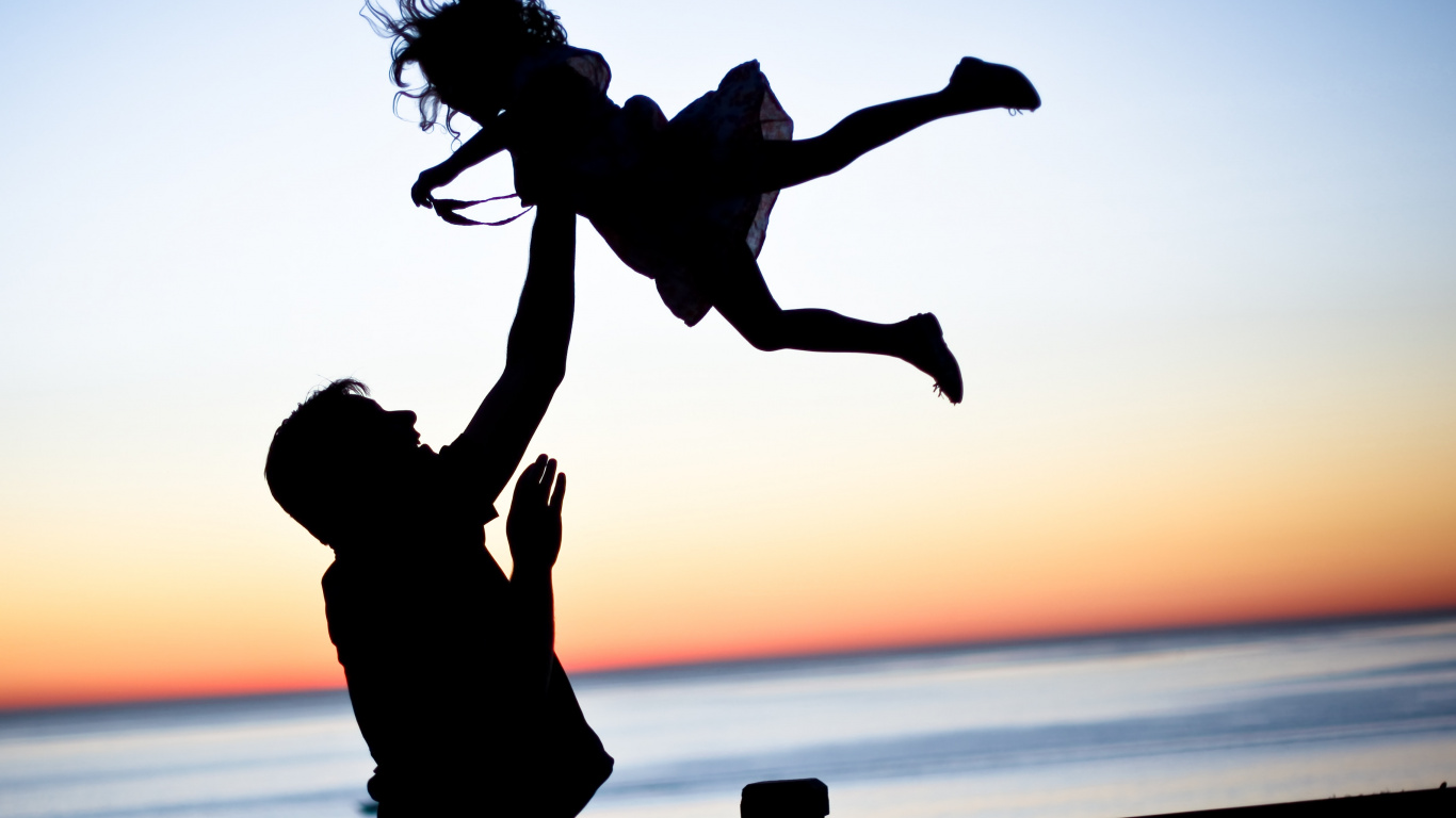 爸爸, 女儿, 家庭, 人们在自然界, 跳跃 壁纸 1366x768 允许