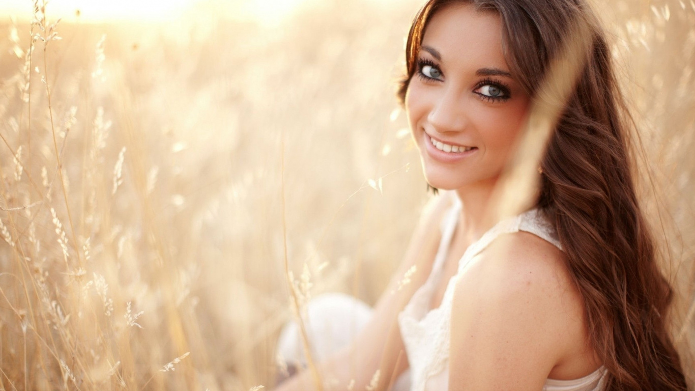 Braune Haare, Lange Haare, Schönheit, Mädchen, Modell. Wallpaper in 1366x768 Resolution