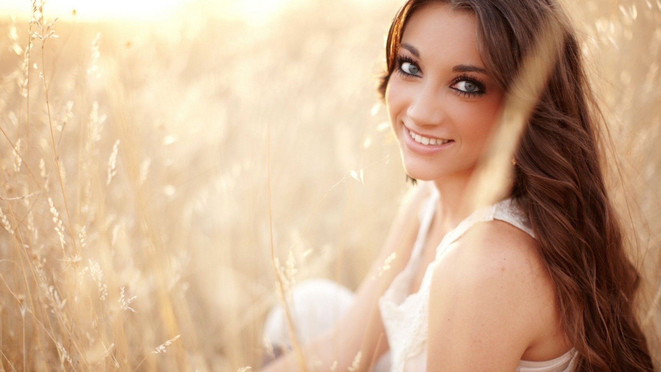 Brown Hair, Long Hair, Beauty, Girl, Model. Wallpaper in 2560x1440 Resolution