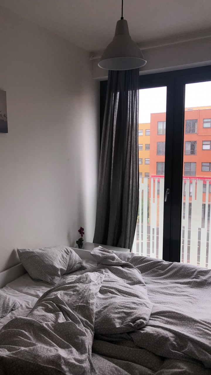 Schlafzimmer, Vorhang, Bettrahmen, Fenster, Tür. Wallpaper in 720x1280 Resolution