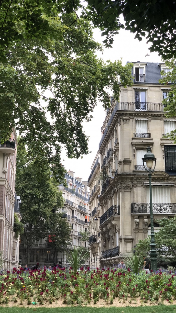 Paris, House, Garden, Real Estate, Neighbourhood. Wallpaper in 720x1280 Resolution