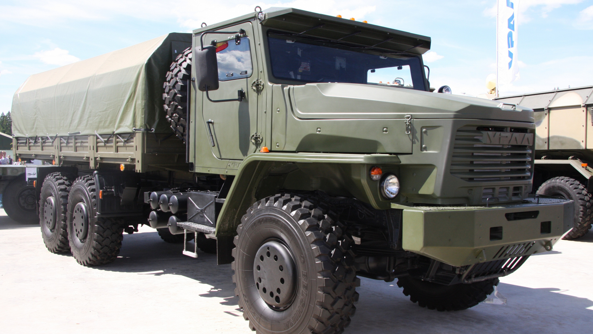 Camion Militaire Vert et Noir. Wallpaper in 1920x1080 Resolution