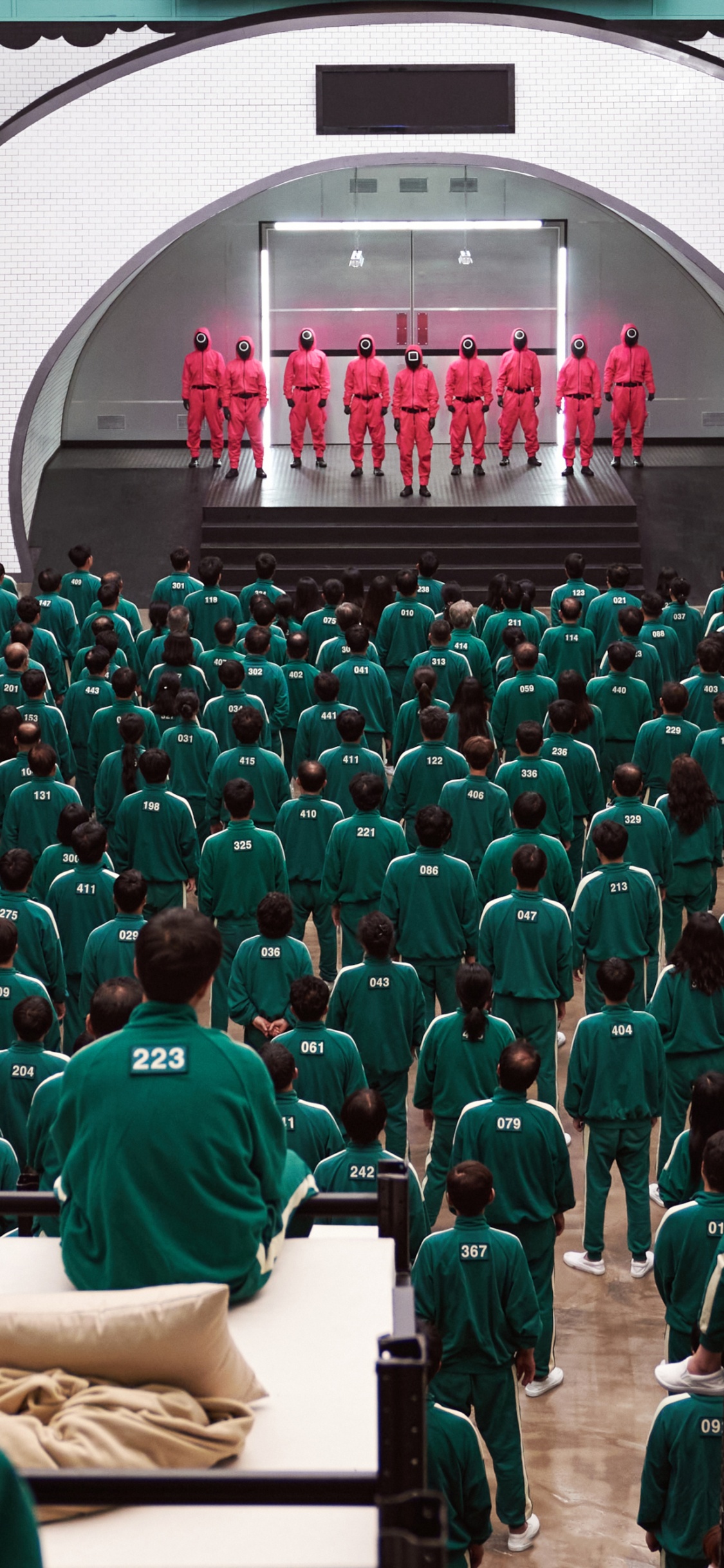 Squid Game, Squid Game Beds, South Korea, Kang Sae-byeok, Netflix. Wallpaper in 1125x2436 Resolution