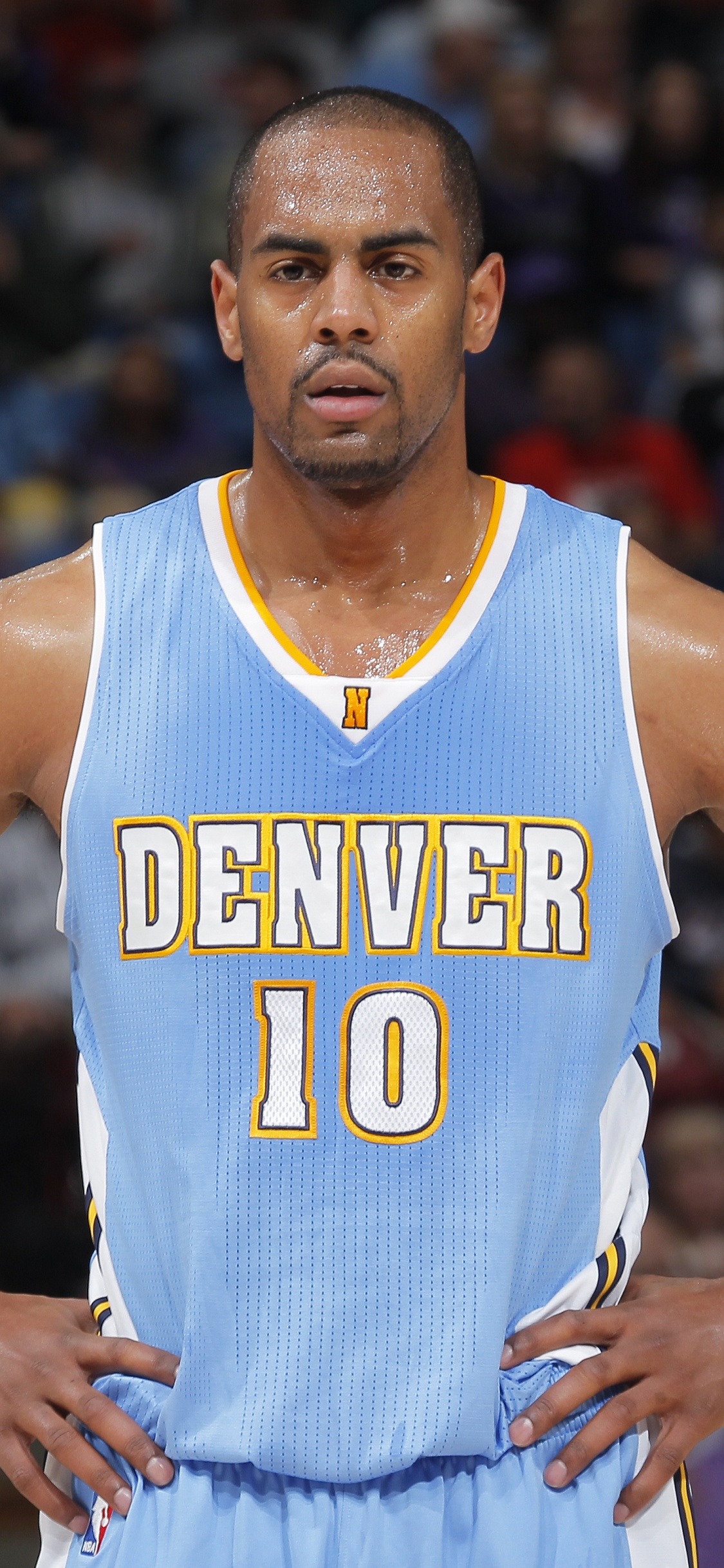 Man in Blue and White Basketball Jersey. Wallpaper in 1125x2436 Resolution