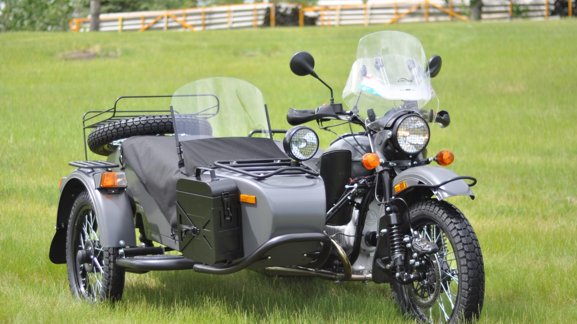 Black and Silver Cruiser Motorcycle on Green Grass Field During Daytime. Wallpaper in 1920x1080 Resolution