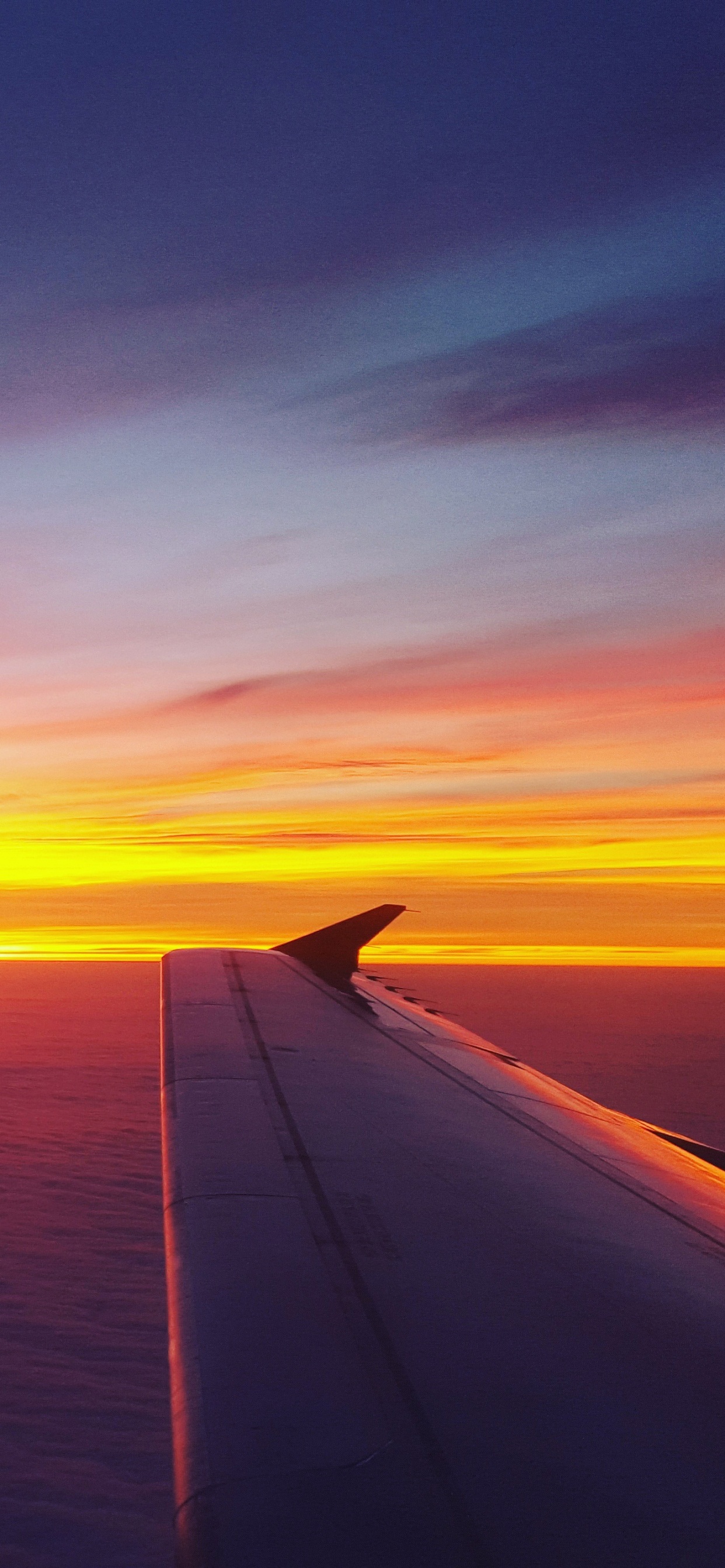 Cuerpo de Agua Durante la Puesta de Sol. Wallpaper in 1242x2688 Resolution