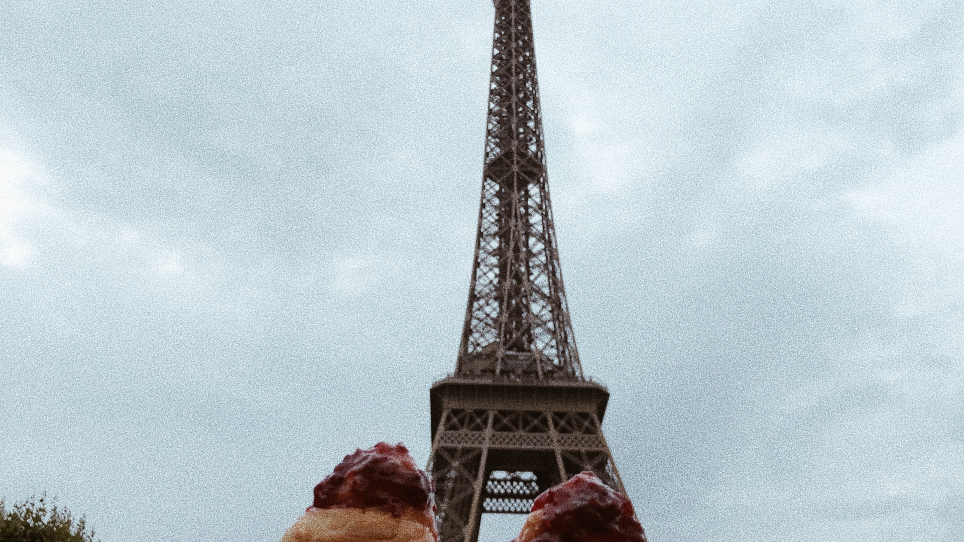 Paris, la Torre Eiffel, Croissant, Torre Inclinada de Pisa, Champ de Mars. Wallpaper in 1920x1080 Resolution