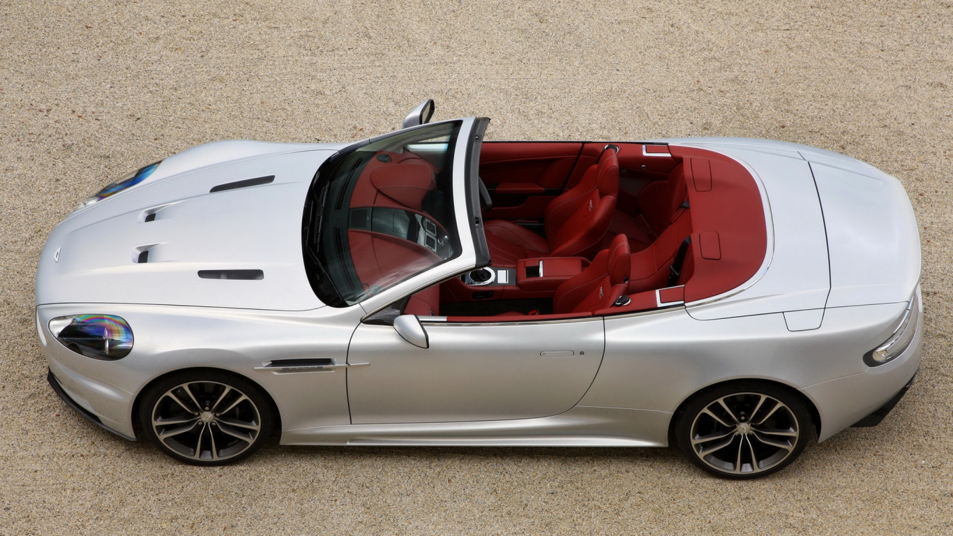 Weißer Porsche 911 Auf Grauem Bürgersteig. Wallpaper in 1366x768 Resolution