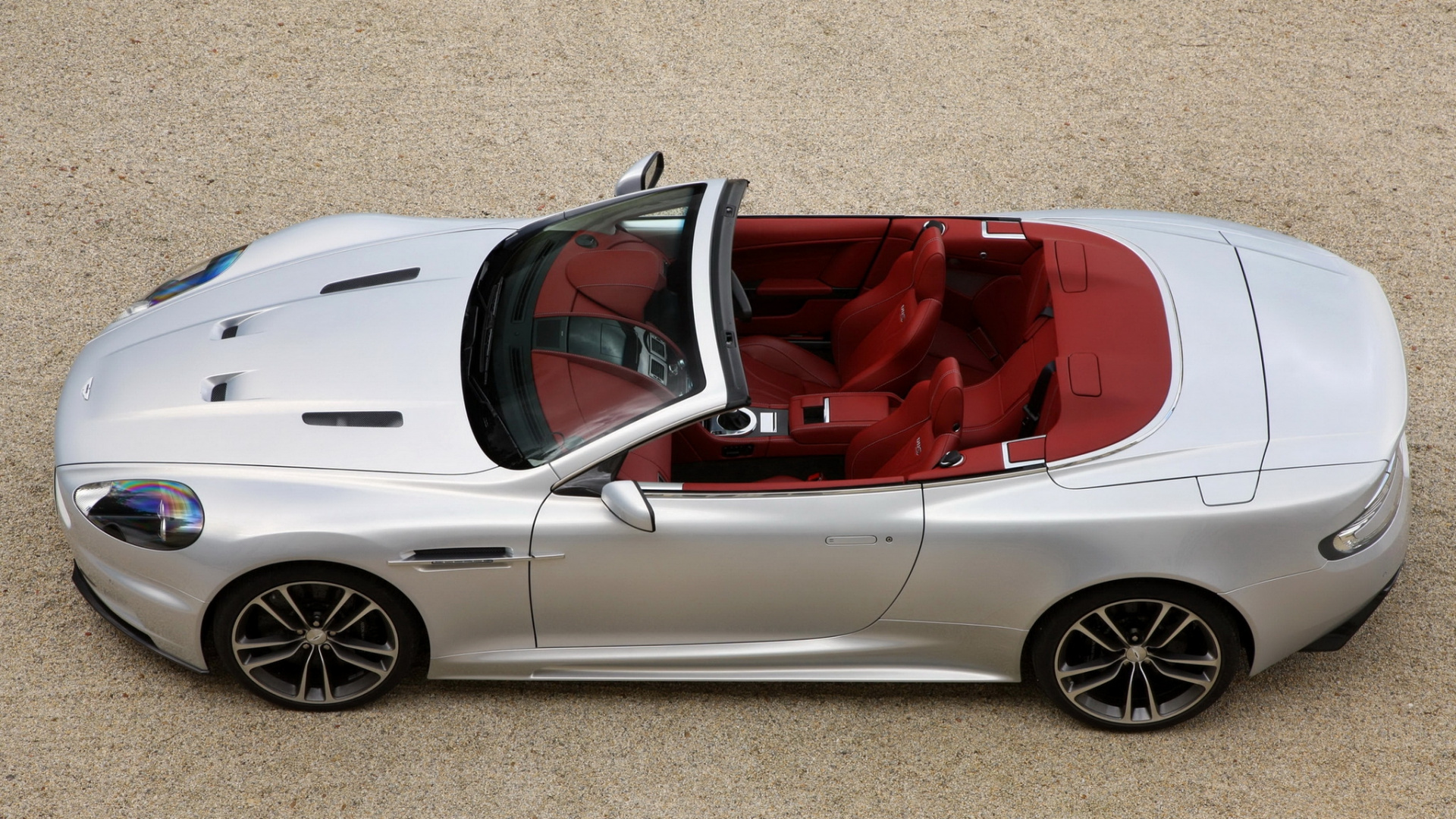 Weißer Porsche 911 Auf Grauem Bürgersteig. Wallpaper in 1920x1080 Resolution