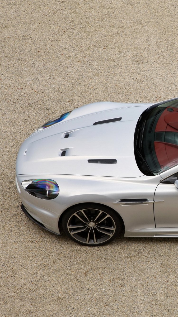 Porsche 911 Blanche Sur Trottoir Gris. Wallpaper in 750x1334 Resolution