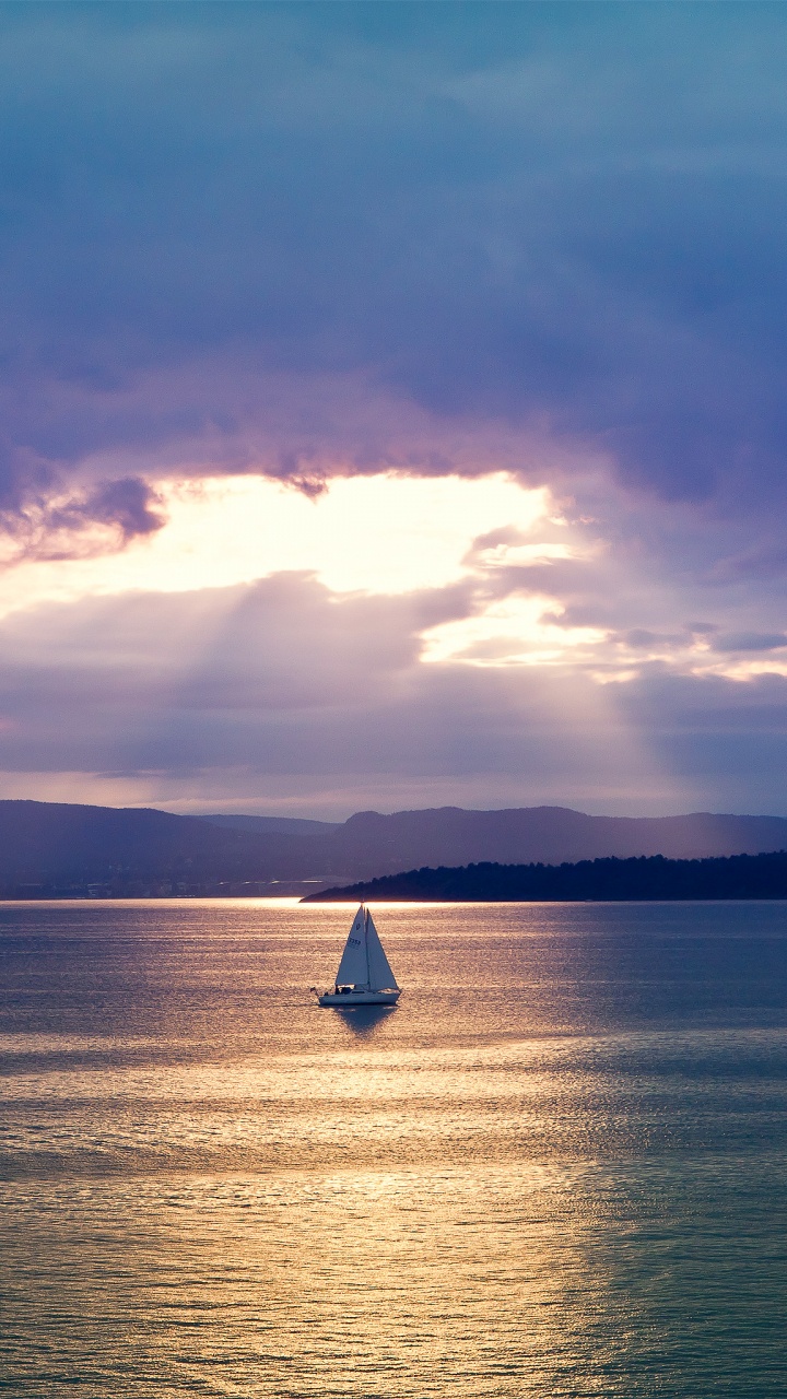 Calm Ambience, Cloud, Water, Water Resources, Atmosphere. Wallpaper in 720x1280 Resolution