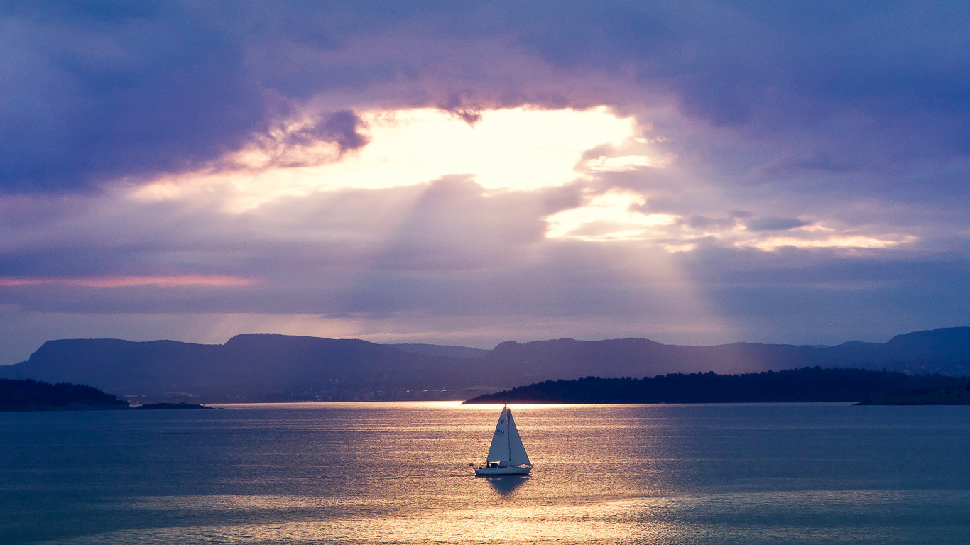 Ruhiges Ambiente, Cloud, Wasser, Wasserressourcen, Atmosphäre. Wallpaper in 1366x768 Resolution