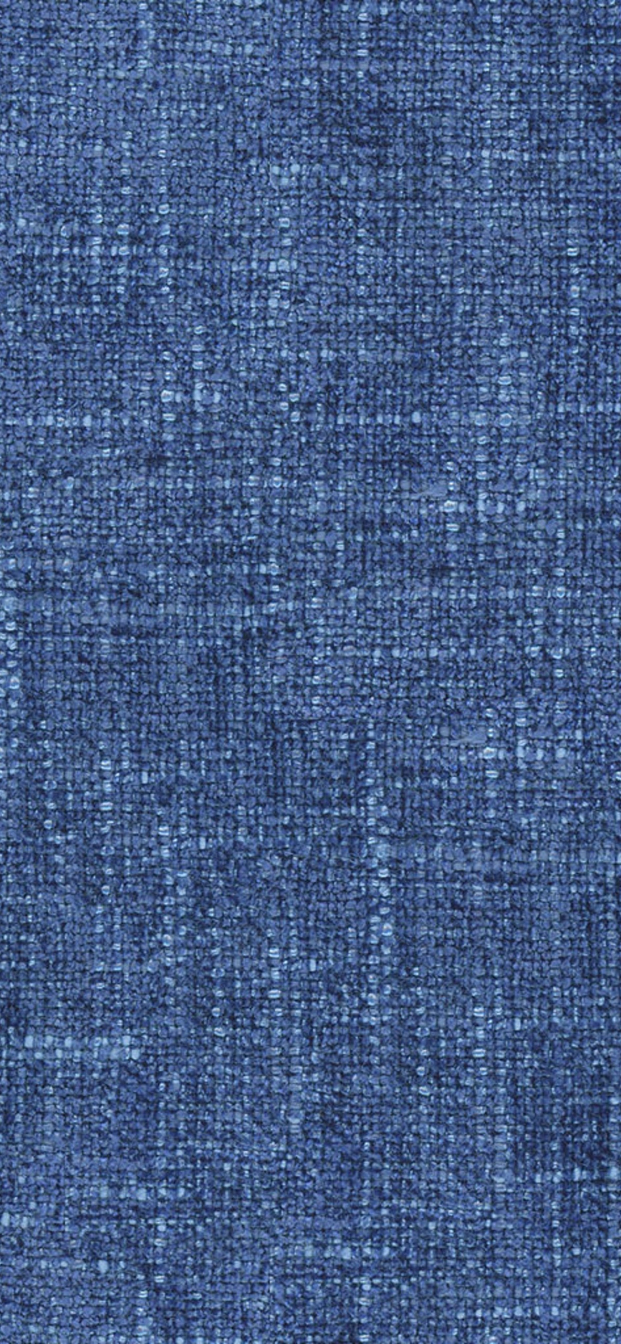 Person in Schwarzen Schuhen, Die Auf Braunem Teppich Steht. Wallpaper in 1242x2688 Resolution