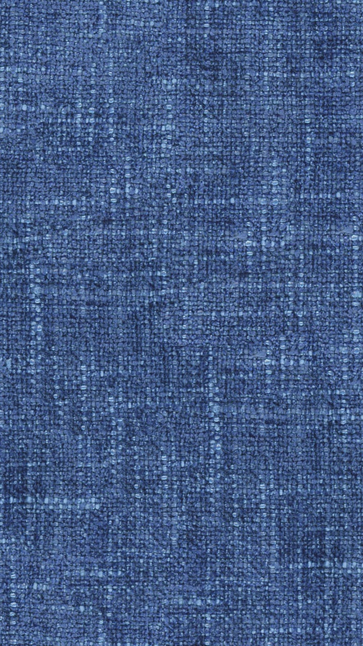 Personne en Chaussures Noires Debout Sur un Tapis Marron. Wallpaper in 720x1280 Resolution