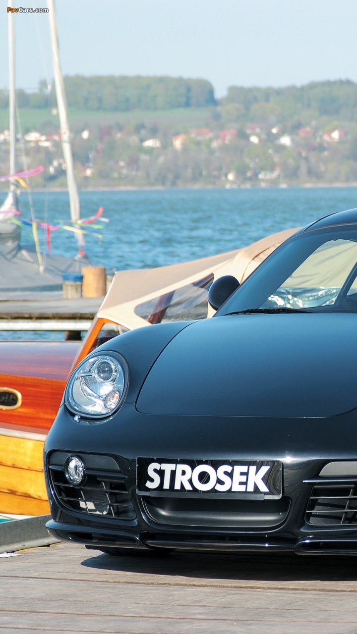 Mercedes Benz Coupé Noir Sur le Pont Pendant la Journée. Wallpaper in 720x1280 Resolution