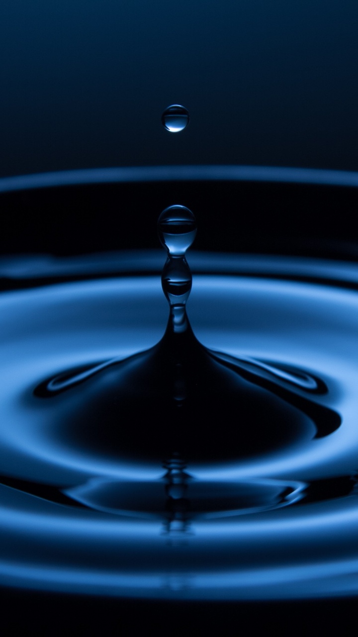 Wassertropfen Auf Schwarzem Hintergrund. Wallpaper in 720x1280 Resolution