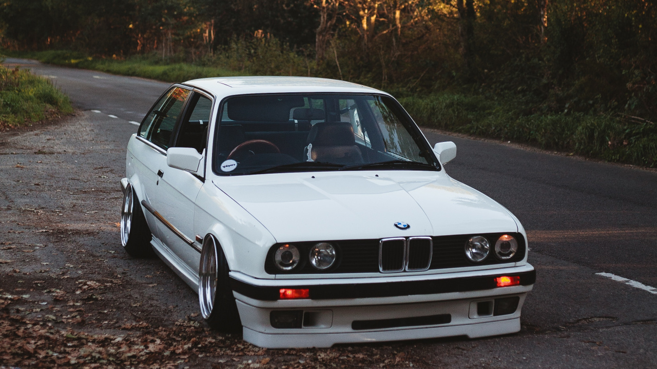 White Bmw m 3 on Road During Daytime. Wallpaper in 1280x720 Resolution