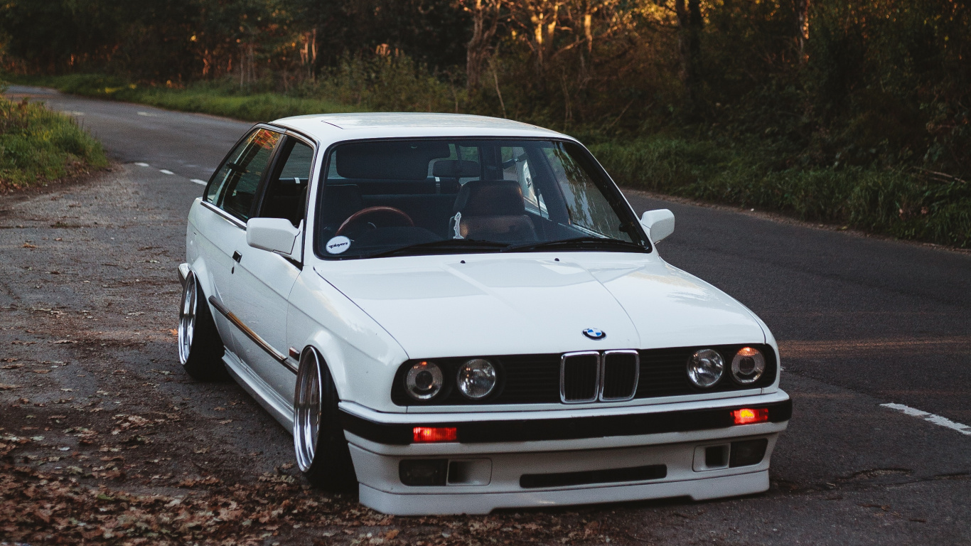 White Bmw m 3 on Road During Daytime. Wallpaper in 1366x768 Resolution