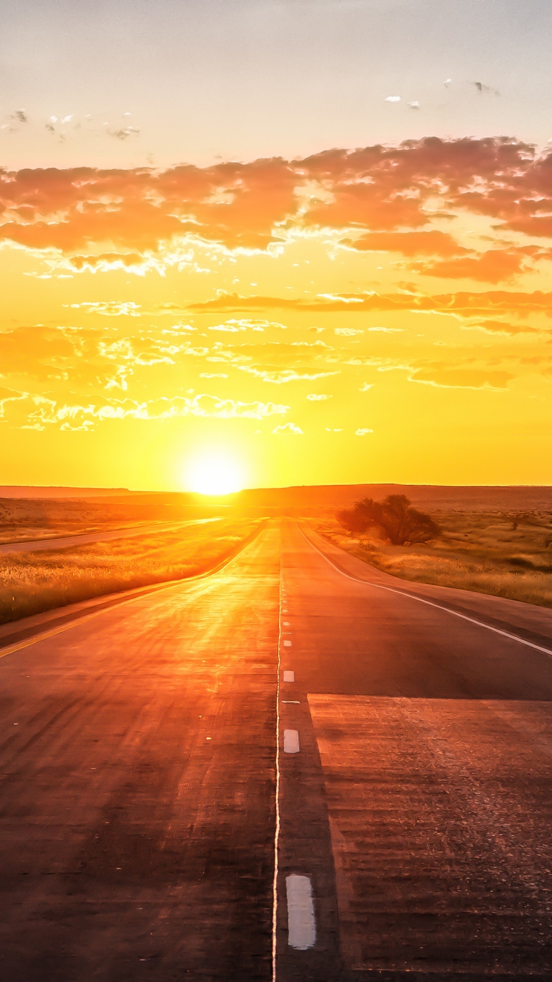 Gerade Straße Mit Sonnenuntergang, Sonnenuntergang, Road, Cloud, Atmosphäre. Wallpaper in 1080x1920 Resolution