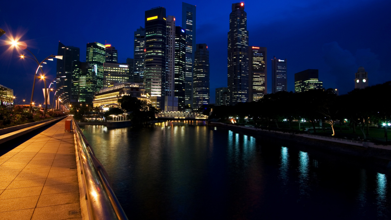 Horizon de la Ville Pendant la Nuit. Wallpaper in 1366x768 Resolution