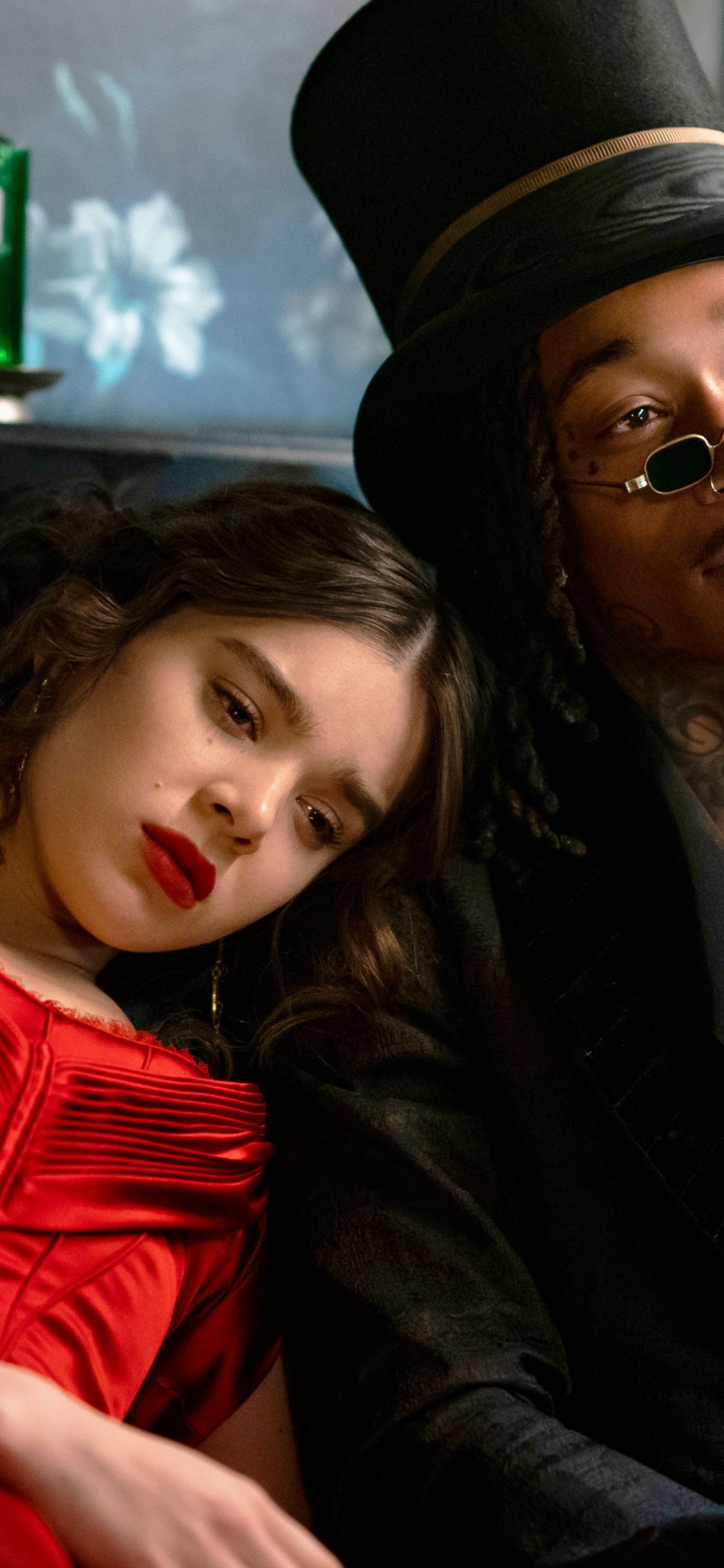 Dickinson Temporada 2, Hailee Steinfeld, Dickinson, Emily Dickinson, Alena Smith. Wallpaper in 1125x2436 Resolution