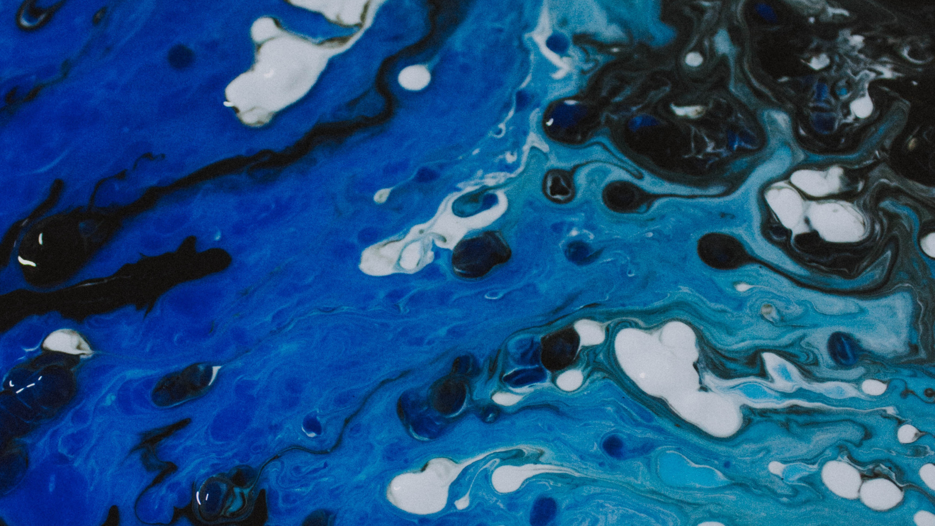 Blue and White Water Splash. Wallpaper in 1920x1080 Resolution