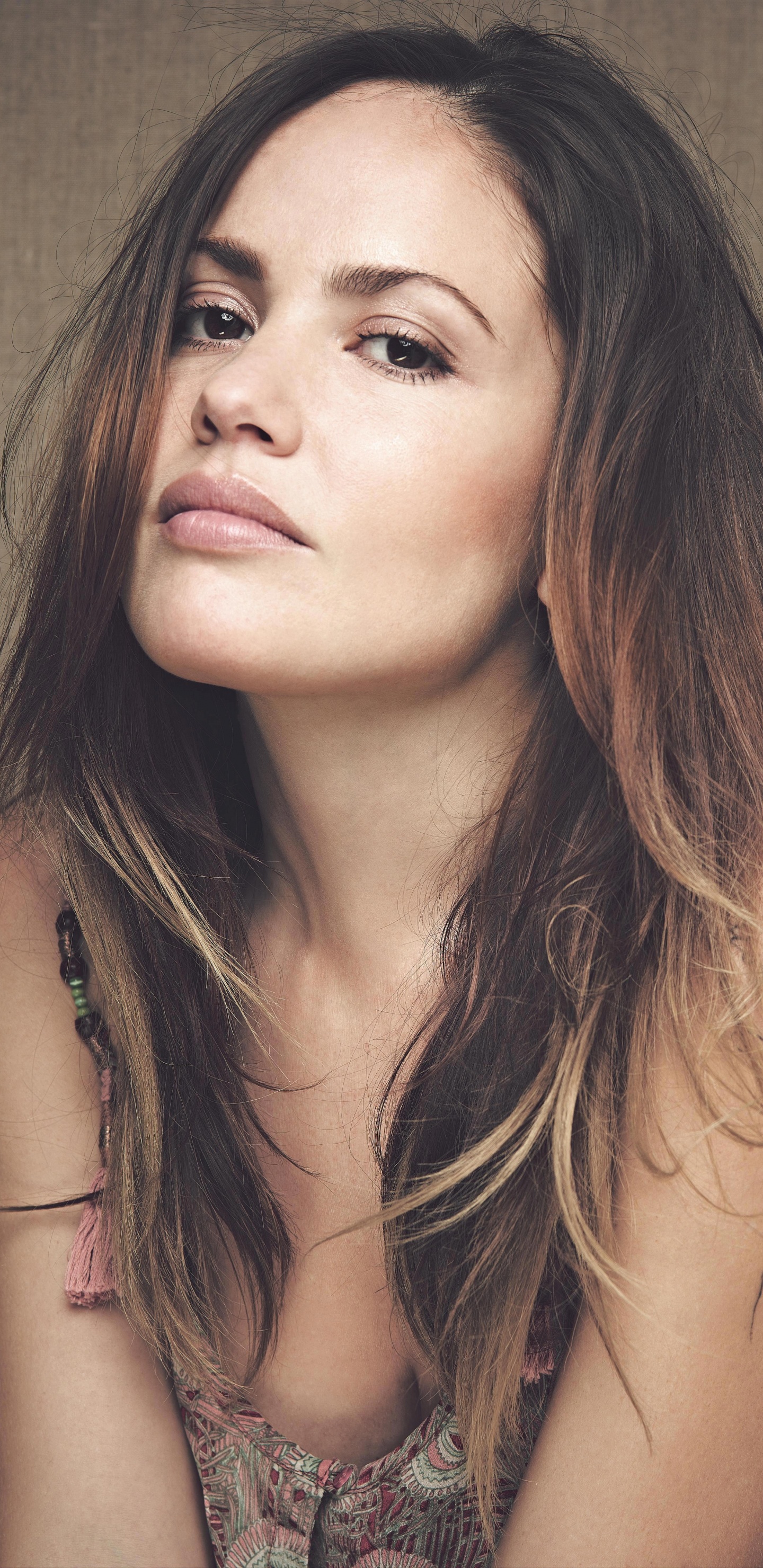 Cabello, Ceja, Peinado, el Pelo Largo, Belleza. Wallpaper in 1440x2960 Resolution