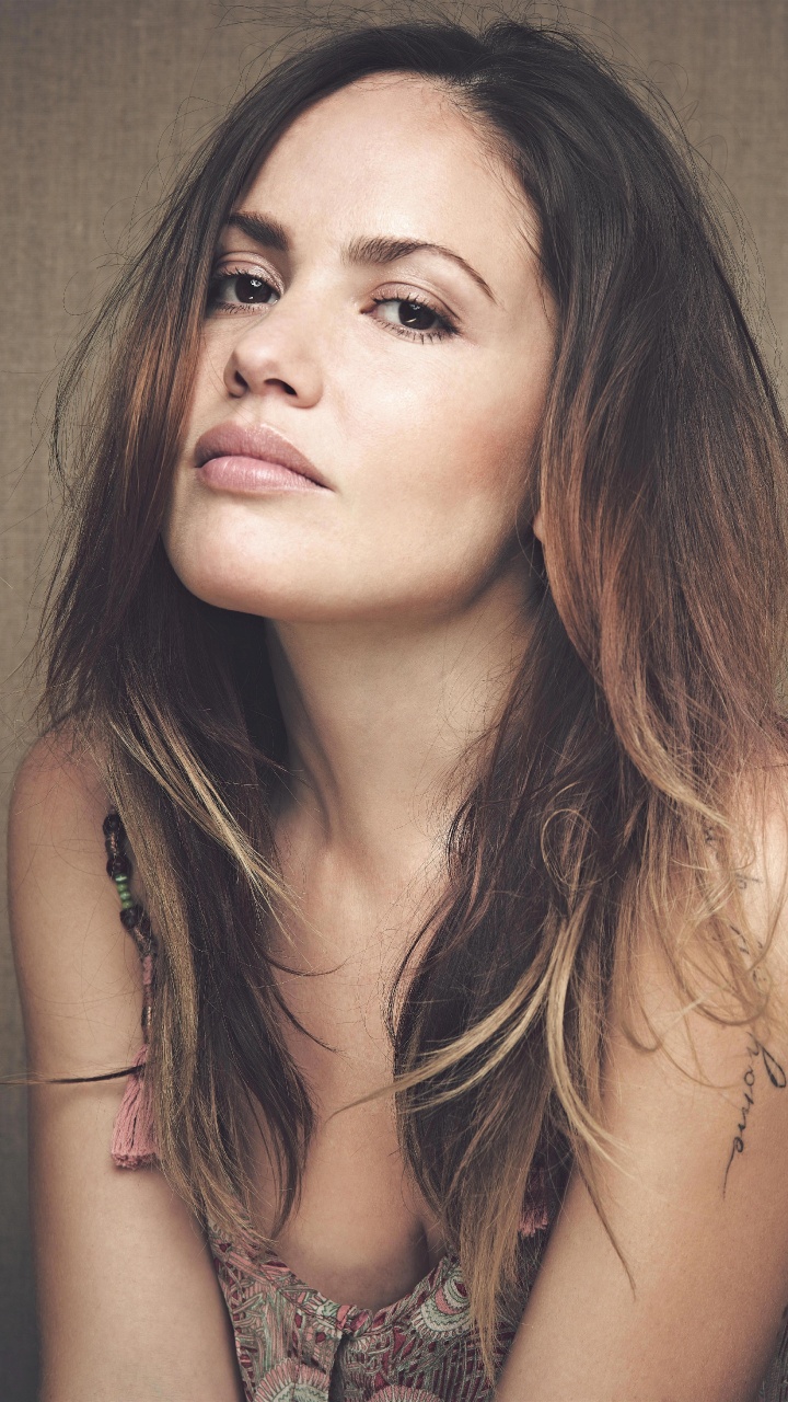 Haar, Gesicht, Augenbraue, Frisur, Lange Haare. Wallpaper in 720x1280 Resolution