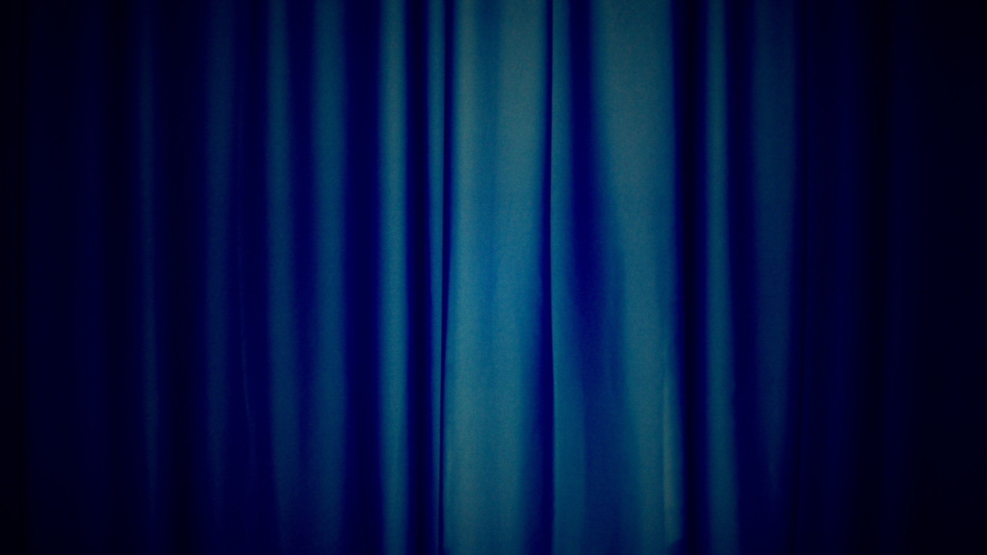 Lila Fenstervorhang im Zimmer. Wallpaper in 1920x1080 Resolution