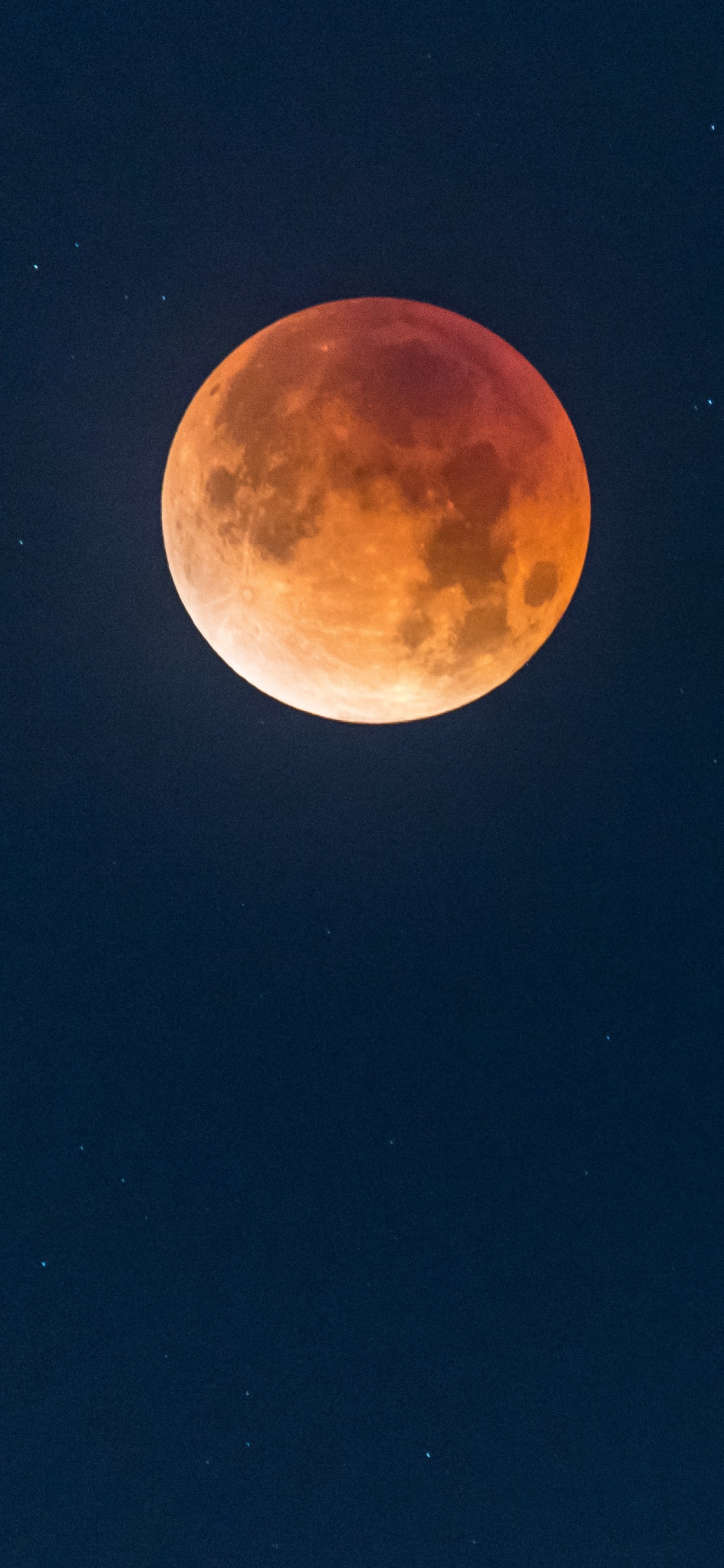 Vollmond am Nachthimmel. Wallpaper in 1125x2436 Resolution