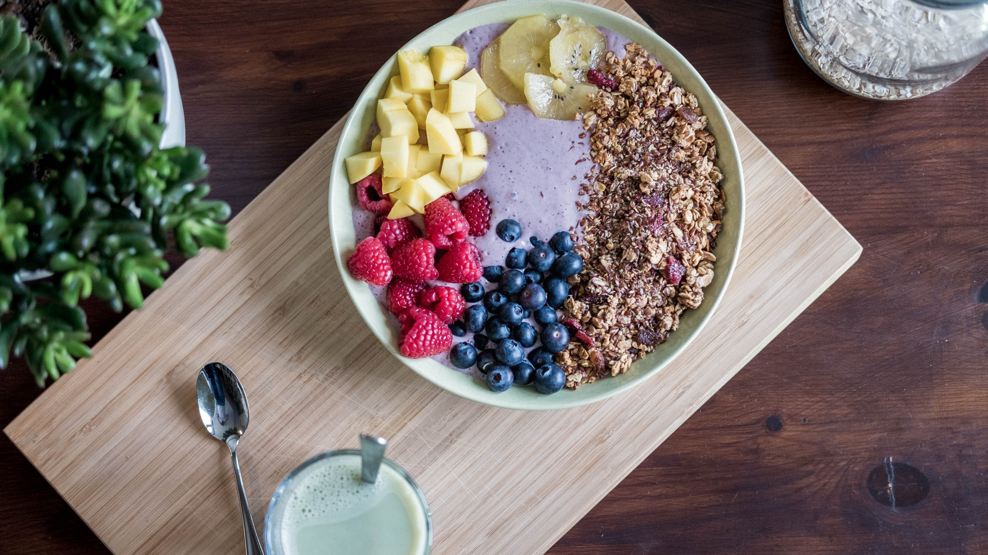 Stainless Steel Spoon Beside White Ceramic Bowl With Brown and Black Beans. Wallpaper in 1920x1080 Resolution