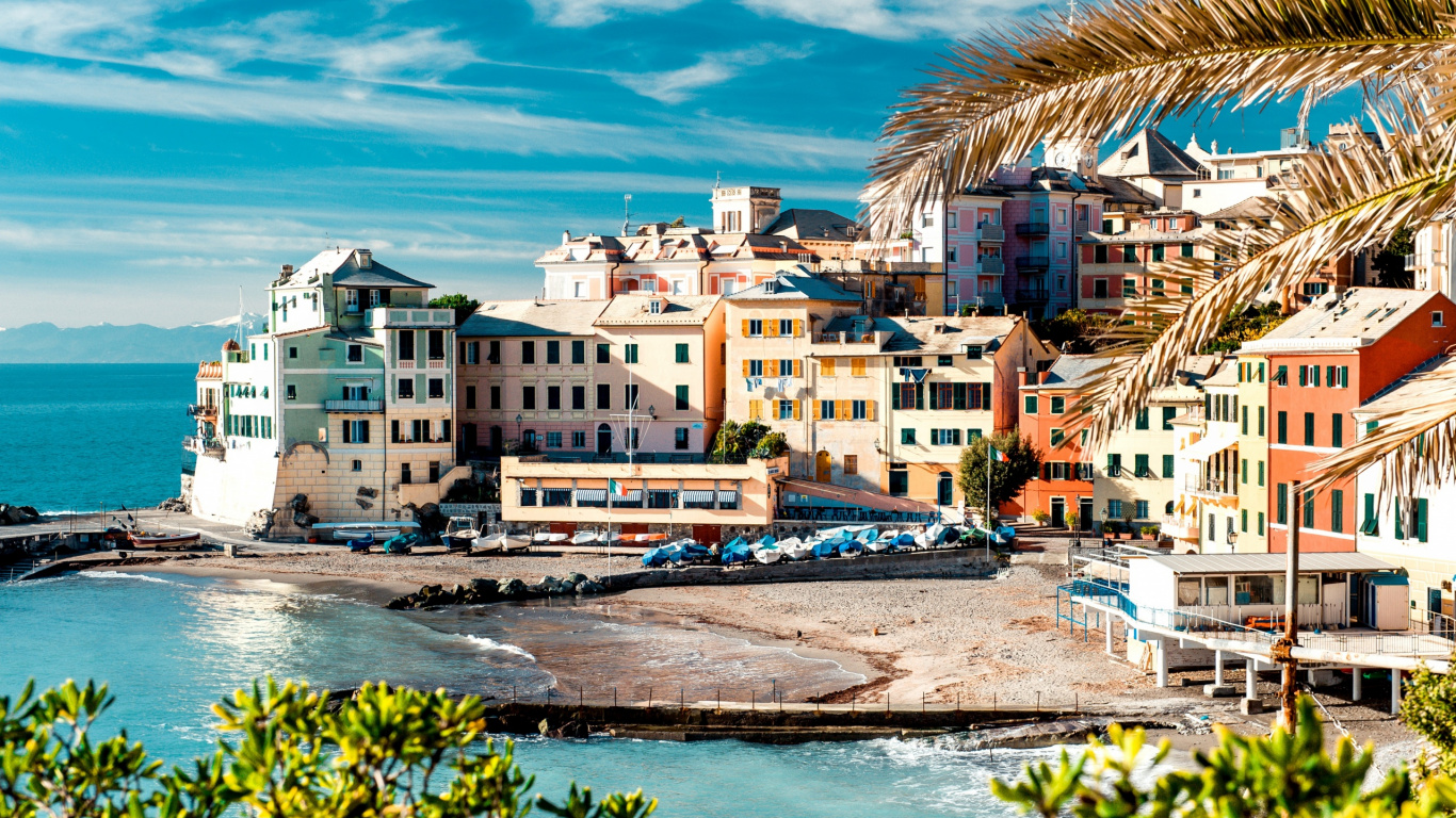 Weiße Und Braune Betongebäude in Der Nähe Von Gewässern Tagsüber. Wallpaper in 1366x768 Resolution