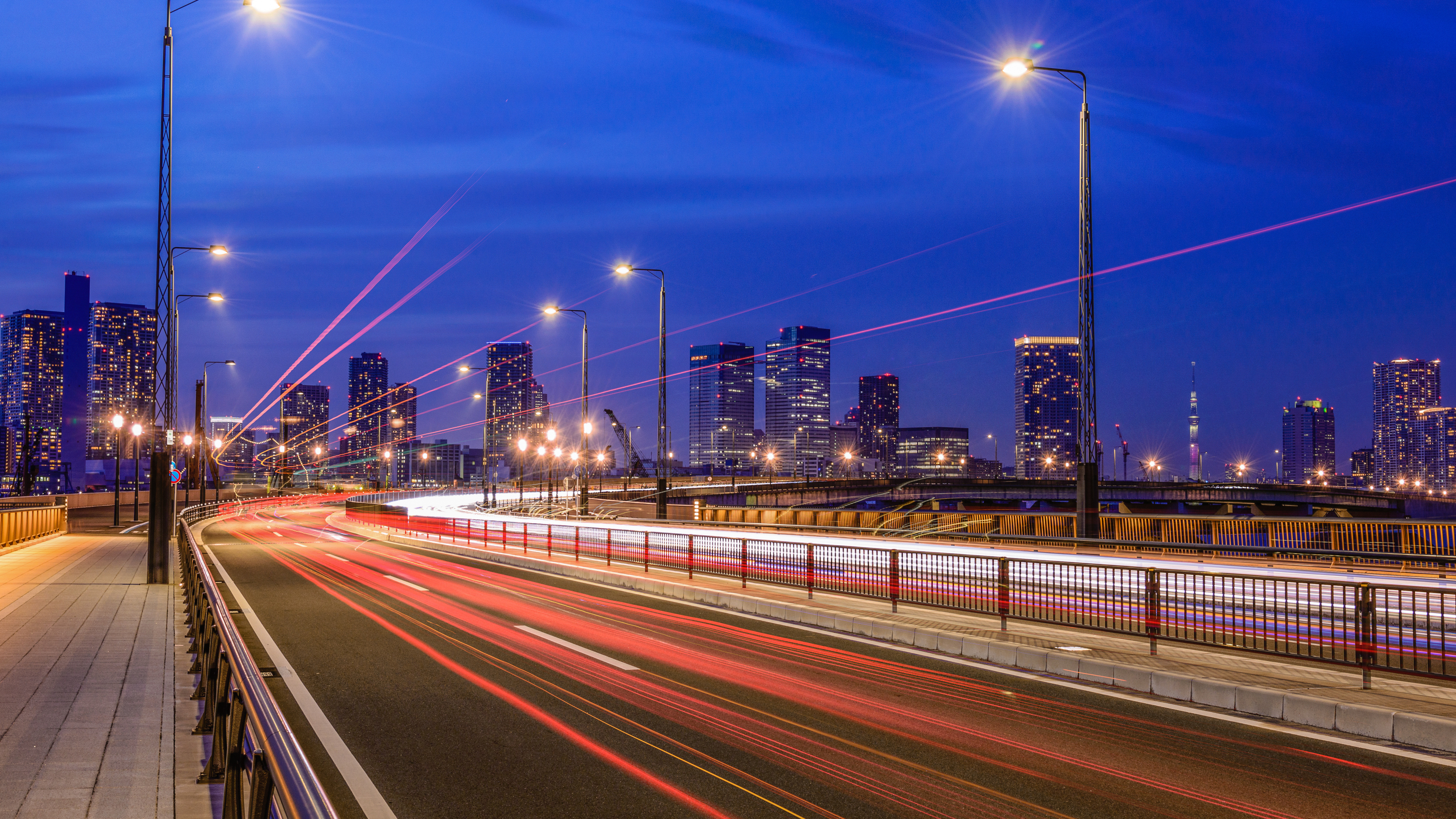 Photographie en Accéléré de Voitures Sur la Route Pendant la Nuit. Wallpaper in 3840x2160 Resolution