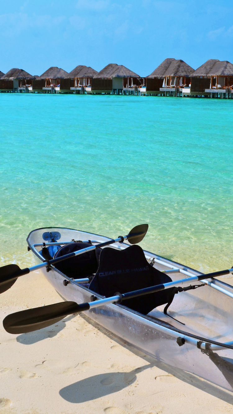 White and Black Boat on Beach During Daytime. Wallpaper in 750x1334 Resolution