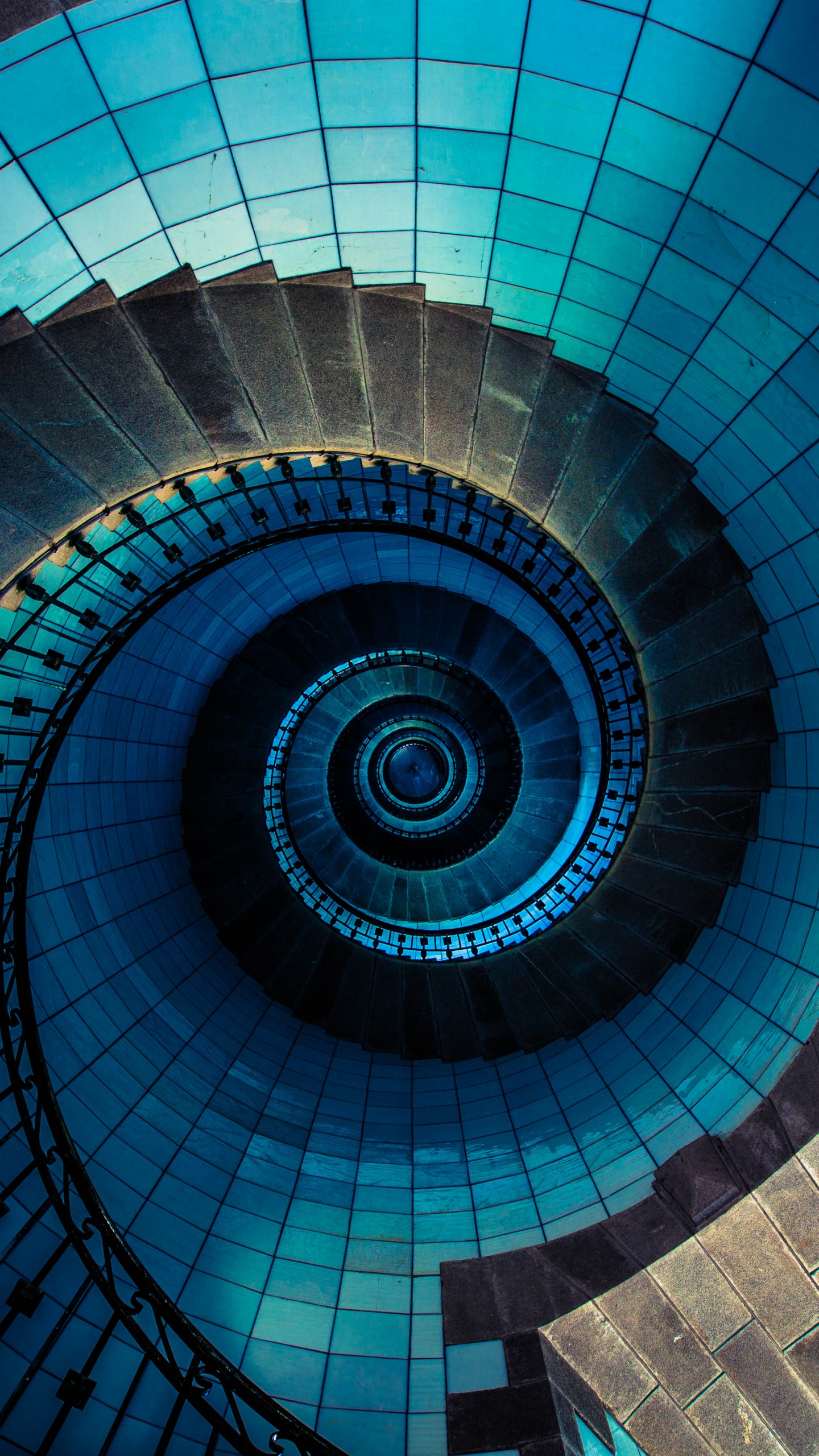 Escaleras de Caracol Azul y Blanco. Wallpaper in 1440x2560 Resolution