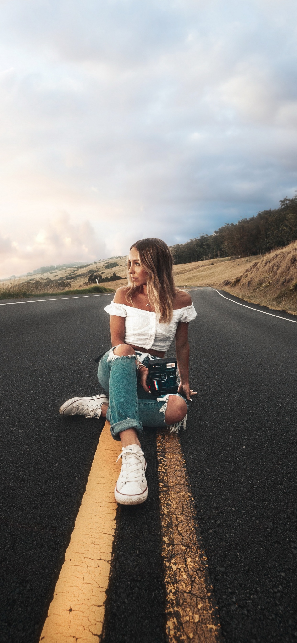 Pas Non, Corps Humain, Les Gens Dans la Nature, Asphalt, Heureux. Wallpaper in 1242x2688 Resolution