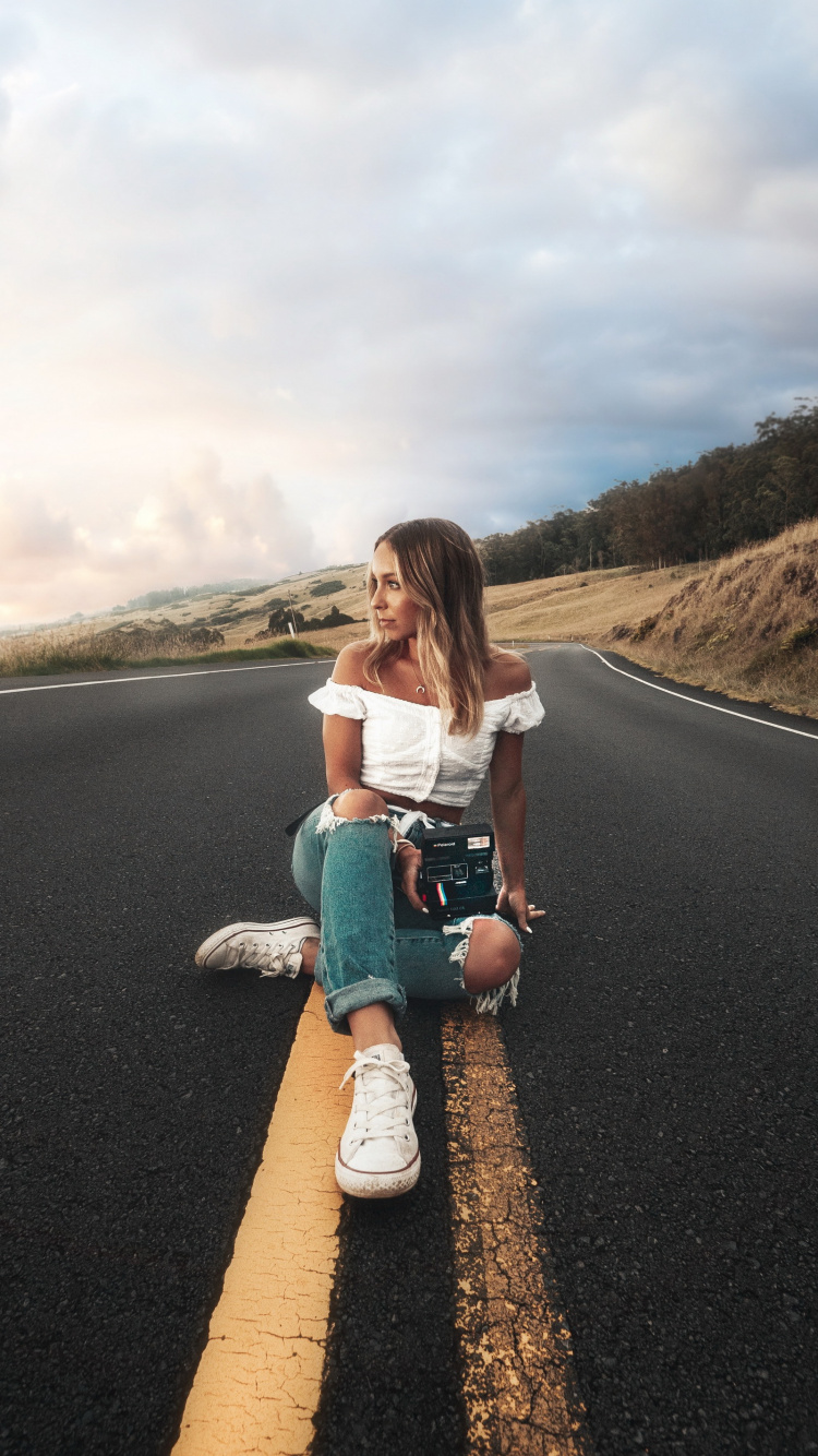 Pas Non, Corps Humain, Les Gens Dans la Nature, Asphalt, Heureux. Wallpaper in 750x1334 Resolution