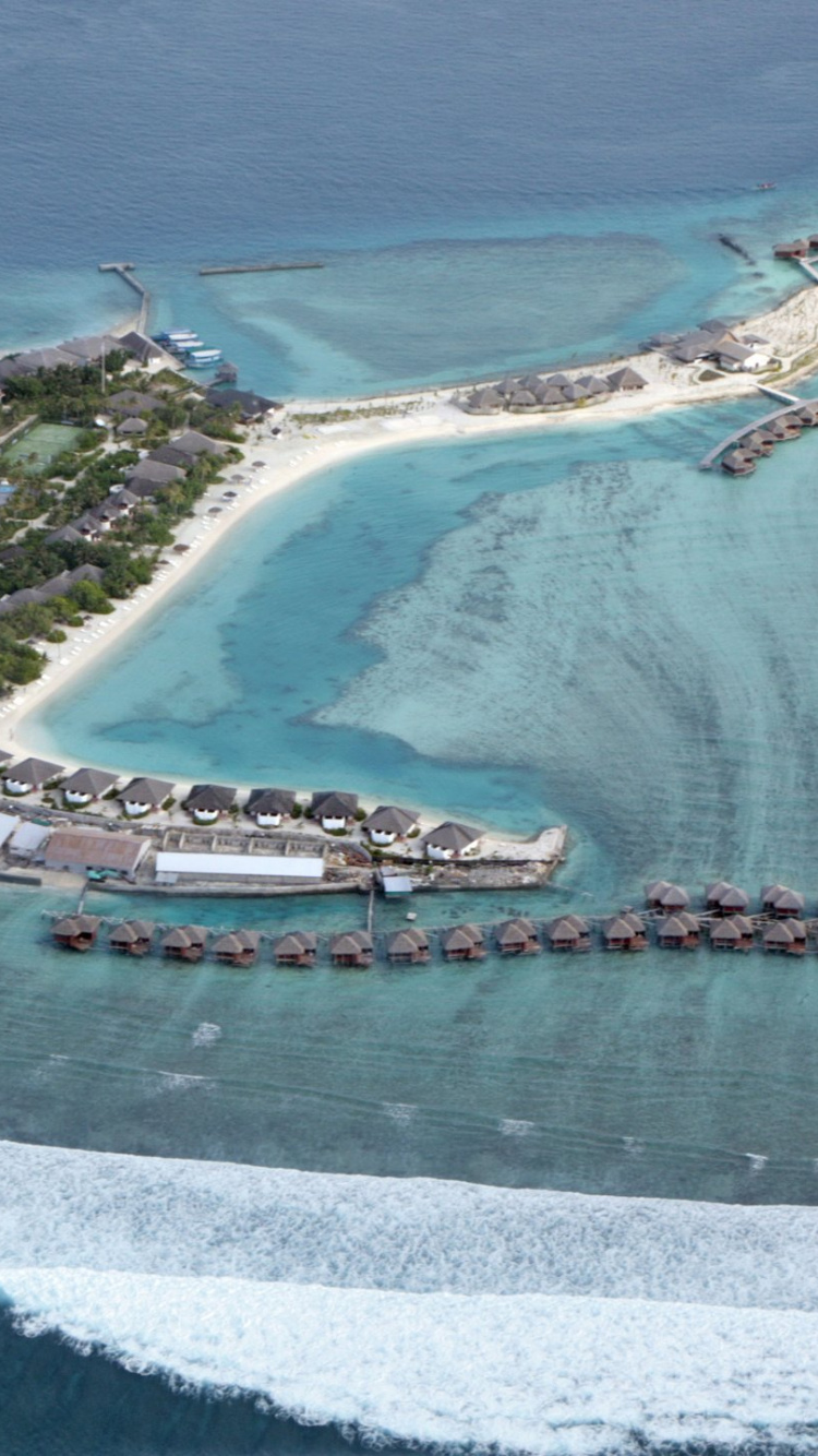 Aerial View of Beach During Daytime. Wallpaper in 750x1334 Resolution