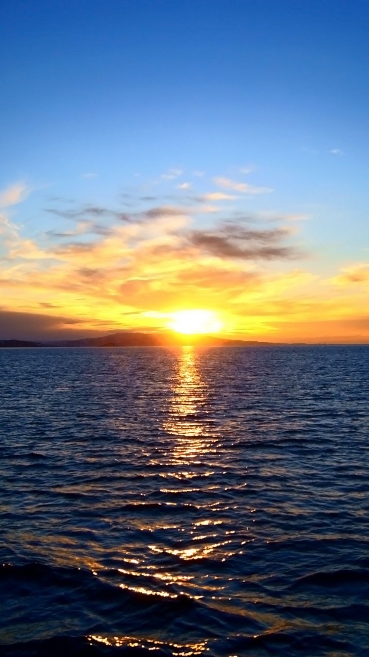 Plan D'eau au Coucher du Soleil. Wallpaper in 720x1280 Resolution