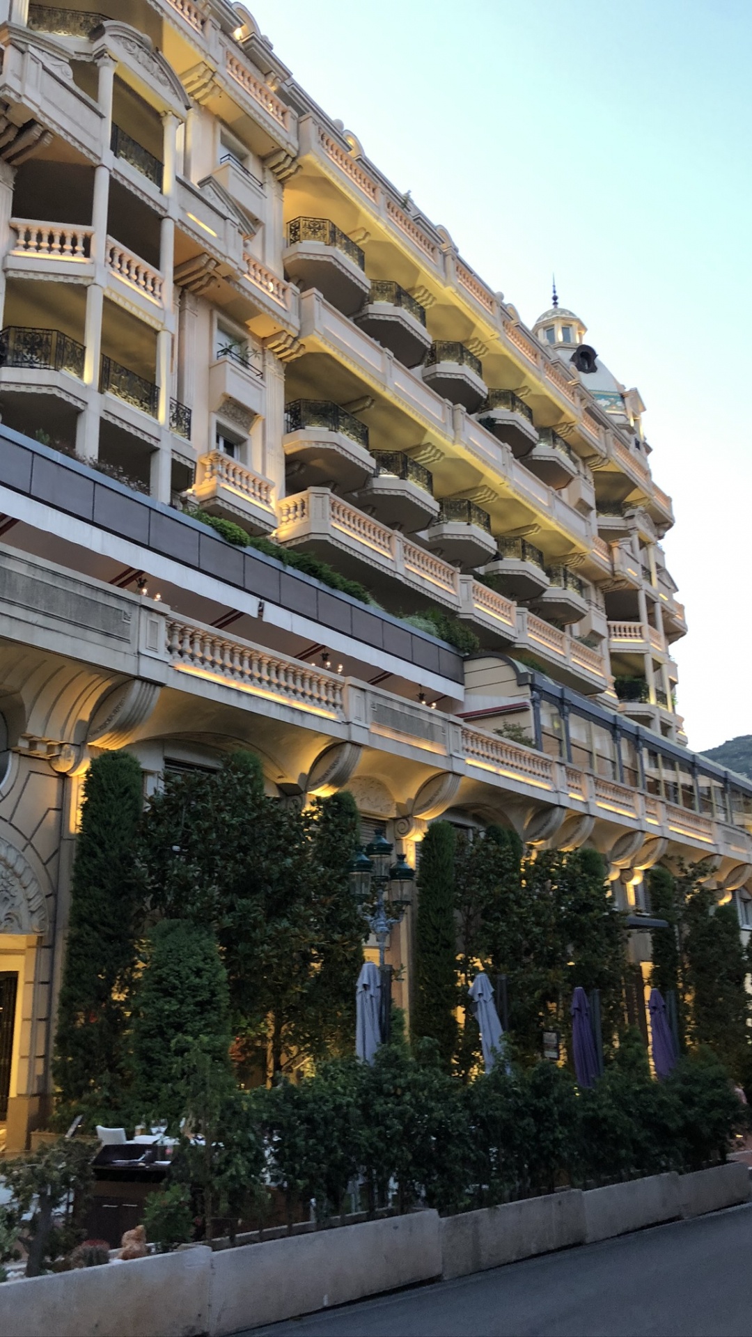 Wahrzeichen, Architektur, Staude, Bordstein, Teer. Wallpaper in 1080x1920 Resolution